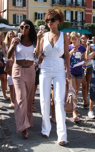 Rihanna out for ice cream with friends in Portofino (August 24)