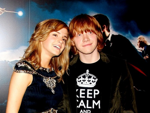  Ron and Hermione 壁紙