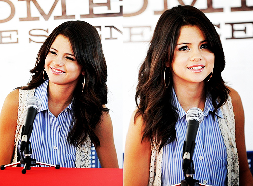  Selena Gomez Pics!