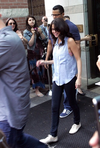  Selena - Leaving her hotel in Toronto - August 23, 2011