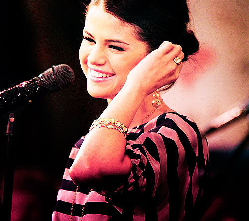  Selena :)