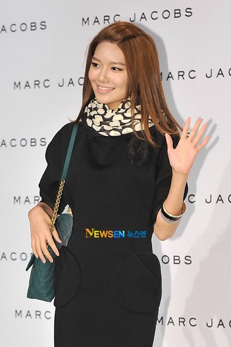  Sooyoung at Marc Jacobs’ 2011 F/W show in Seoul