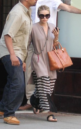  Ashley - Leaving her New York City hotel, July 7, 2011
