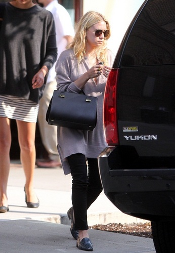  Ashley - Stepping out of her hotel in Tribeca, NYC, 18, August, 2011