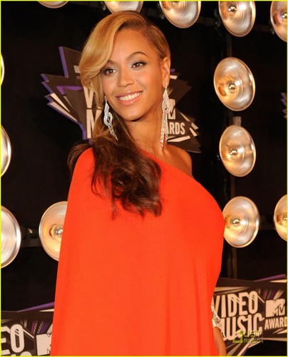 Beyonce: Pregnant with First Child!