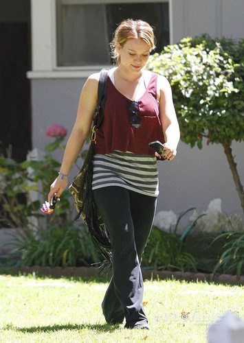  Hilary - Hitting the gym in Los Angeles, CA - August 29, 2011