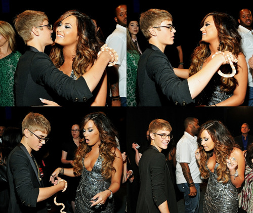  Justin Bieber & Demi Lovato @ The VMAs 2011