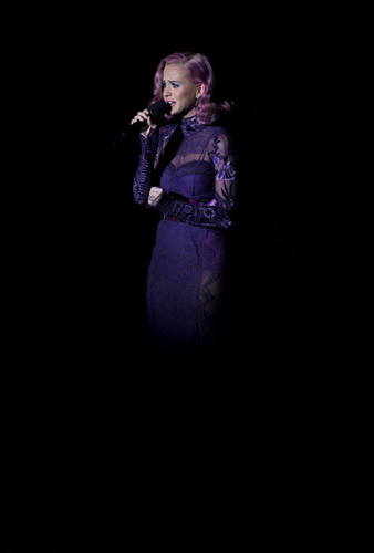  Katy Perry On Stage @ the 2011 엠티비 VMAs