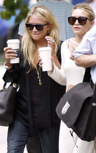  Mary Kate and Ashley - Sisterly NYC Excursion, July 13, 2011