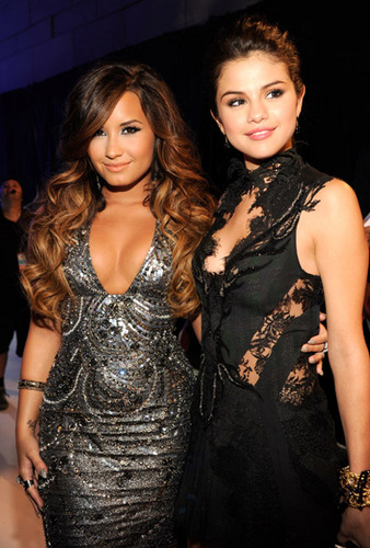  Selena Gomez ~ August 28th- 2011 MTV Video Musica Awards