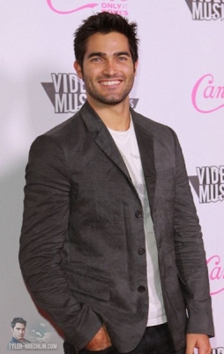 Tyler Hoechlin @ 2011 Candie's 音乐电视 VMA After Party