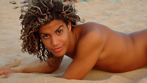  Carlos in the ساحل سمندر, بیچ