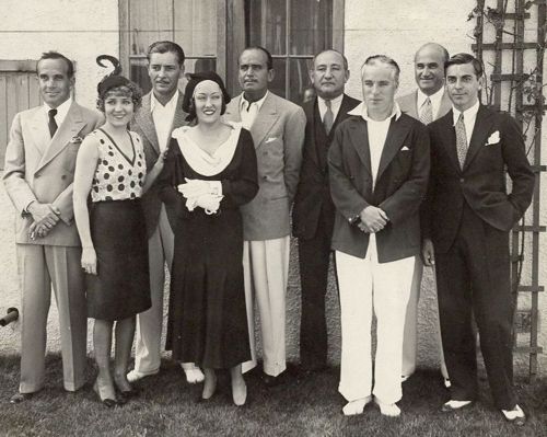  Chaplin with Mary Pickford, Al Jolson, Gloria Swanson and Douglas Fairbanks