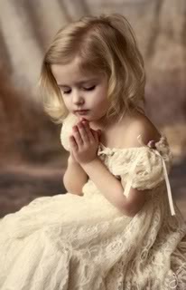  Child is praying for God