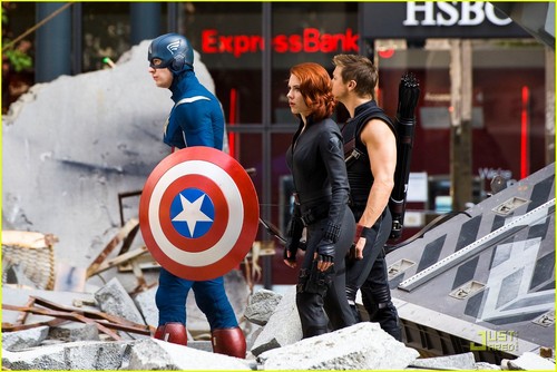  Chris Evans: 'Avengers' Takes Over Park Avenue!