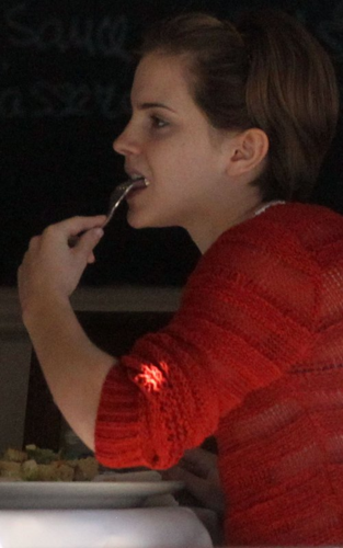  Emma - out for a business luncheon in London, England - Septembre 02, 2011