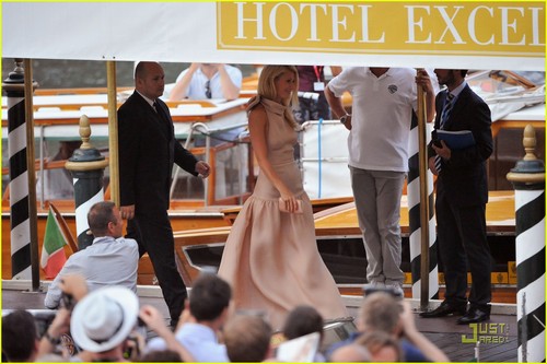  Gwyneth Paltrow Premieres 'Contagion' in Venice