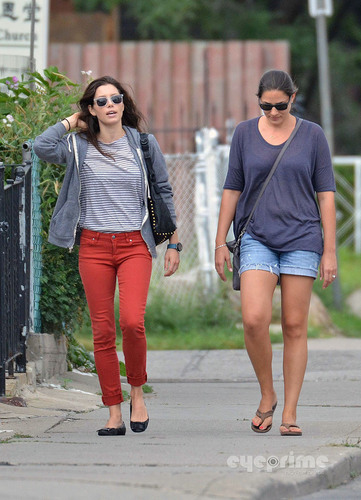  Jessica Biel goes for a Stroll in Toronto, Aug 31