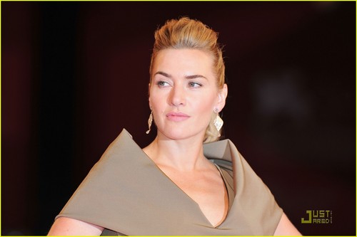  Kate Winslet: 'Carnage' Premiere in Venice!