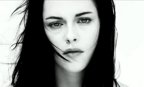  Kristen stewart in Marcus Foster's Музыка video for "I was broken"