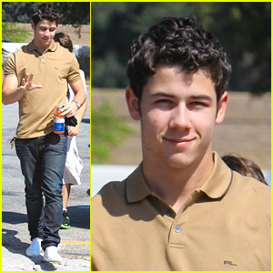  Nick Jonas: Family Fun dia (09.02.2011) !!!
