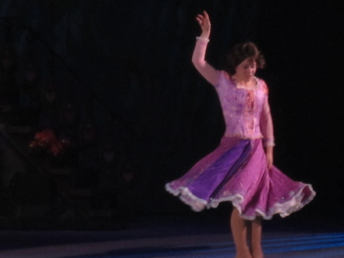  Rapunzel with Short hair in Disney one ice dare to Dream