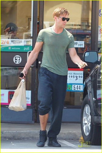  Ryan anak angsa, gosling Goes to 7-Eleven