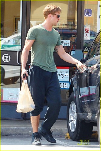  Ryan oison, gosling Goes to 7-Eleven
