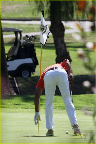  Will Smith Golfs, Jada's toon Gets Canceled