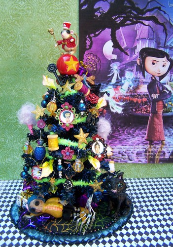  dollhouse miniature Coraline-themed árbol