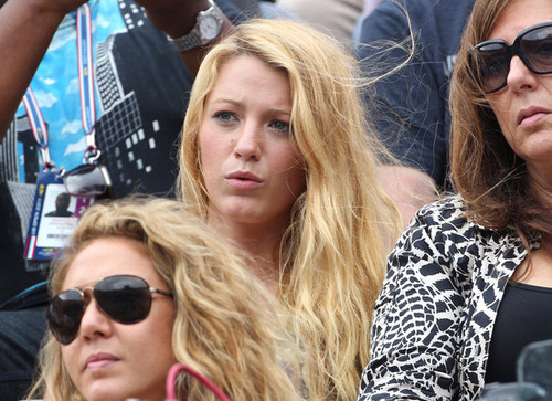  "Gossip Girl" actress Blake Lively with her mother Elaine watching the US Open on Labor دن