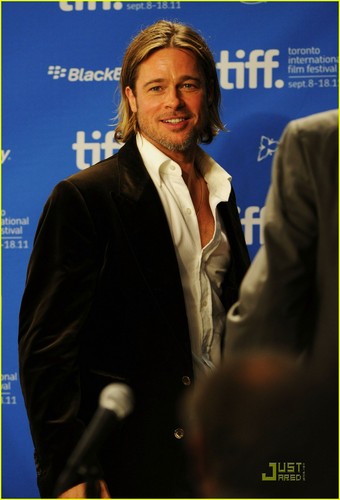  Brad Pitt: 'Moneyball' Press Conference in Toronto!