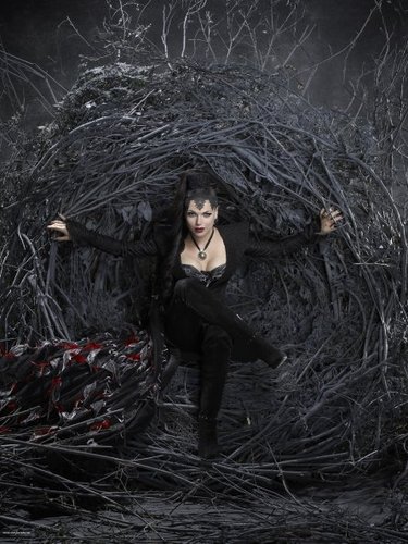  Cast - Promotional تصویر - Lana Parilla as Evil Queen/Regina