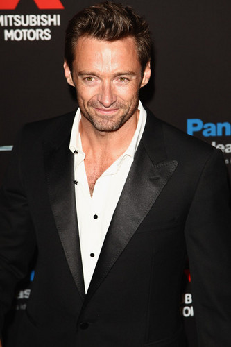  Hugh Jackman Attends the 'Real Steel' Premiere