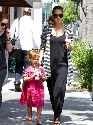  Jessica - Leaving Coffee bohne & tee in Beverly Hills - August 31, 2011
