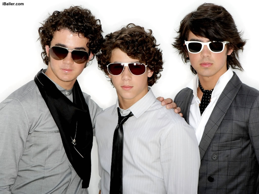 Jonas Brothers - young hollywood stars Wallpaper (25165009) - Fanpop