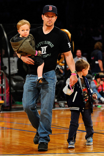  Mark Wahlberg & His basketball, basket-ball Boys