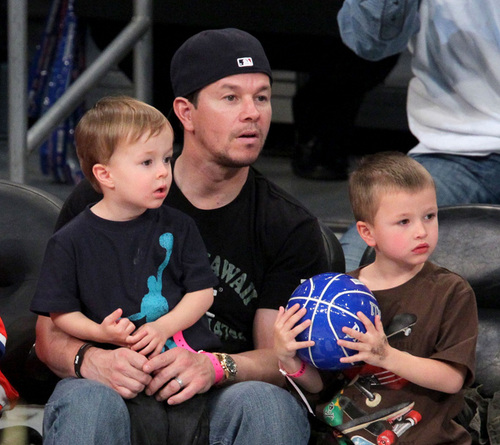  Mark Wahlberg & His basquetebol, basquete Boys