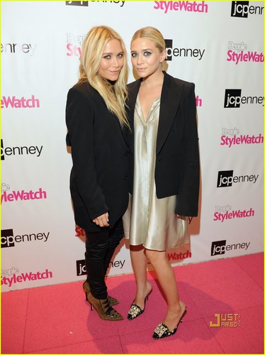  Mary-Kate & Ashley Olsen Miss for a Must