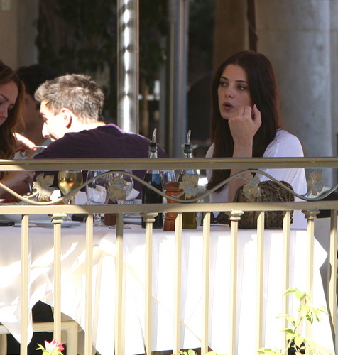 More Candids of Ashley at La Piazza in LA (September 3)
