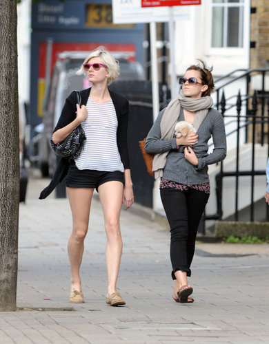  September 5 - Walking with her Friend in Лондон