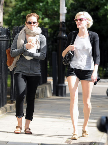  September 5 - Walking with her Friend in लंडन