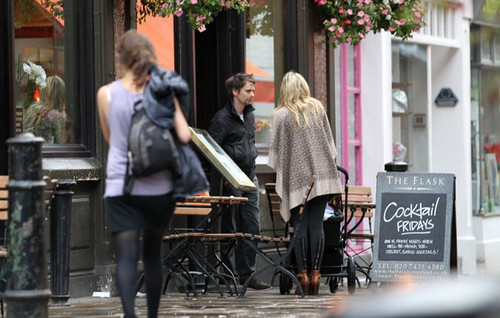  Matt Bellamy and Kate Hudson in North London