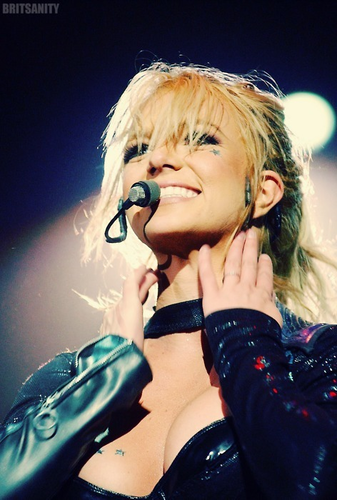  Britney;
