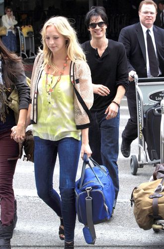  Candice arriving at LAX airport with her TVD co-stars!