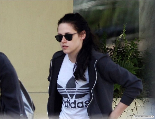  Kristen out and about London, UK - Sep 12, 2011