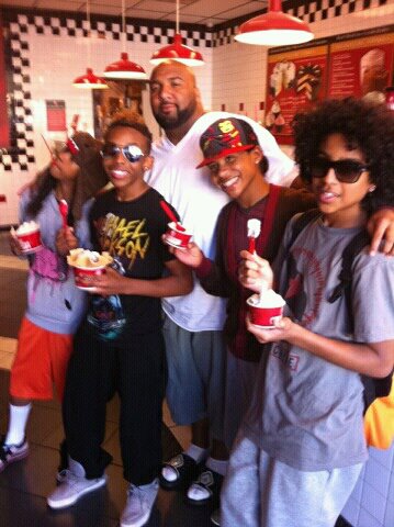  MB Hanging out having a Little Ice Cream!! Yumm :d