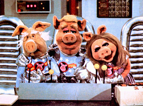 Pigs in luar angkasa