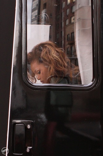  রিহানা - Heading to a ছবি shoot in NYC - September 10, 2011