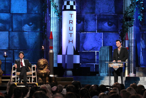  Seth MacFarlane & Charlie Sheen @ the Comedy Central Roast Of Charlie Sheen